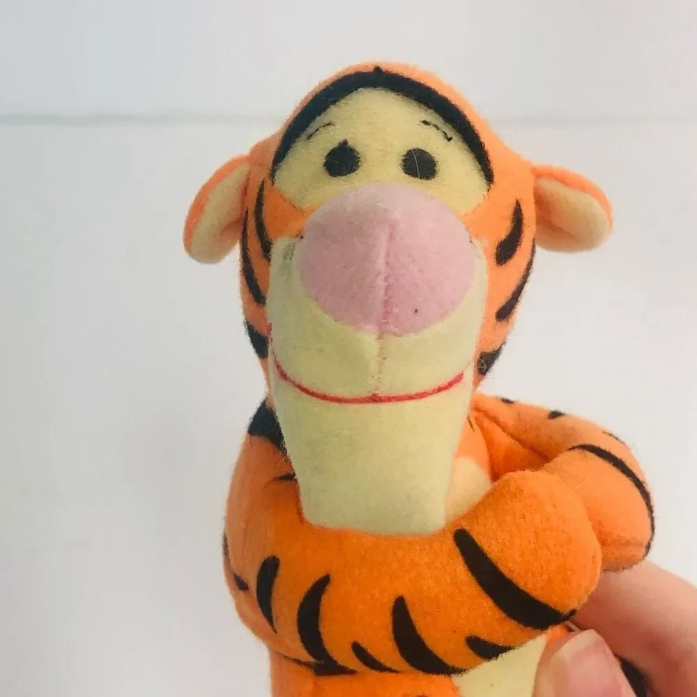 vintage disney tigger plush rattle finger puppet 6 inch 1995 winnie the pooh‎